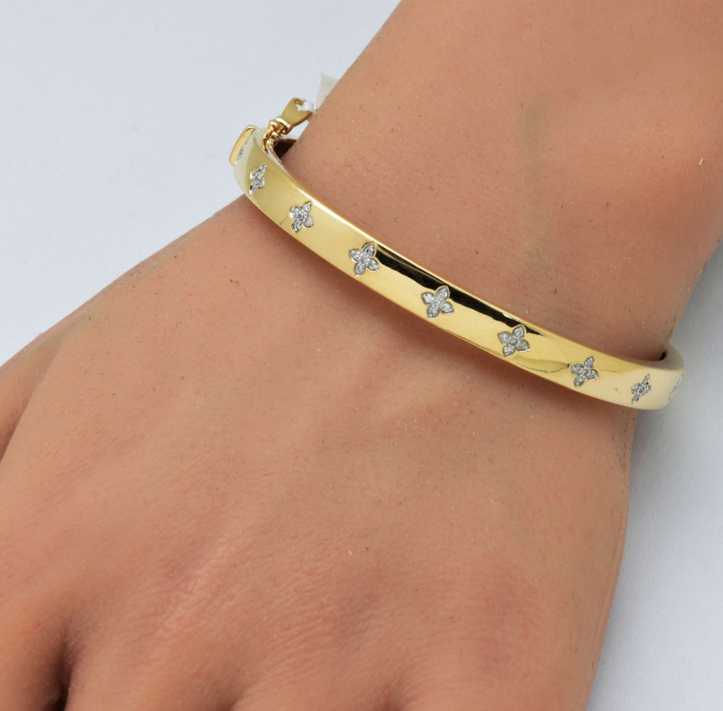 Diamond Clover Plain Bangle Bracelet