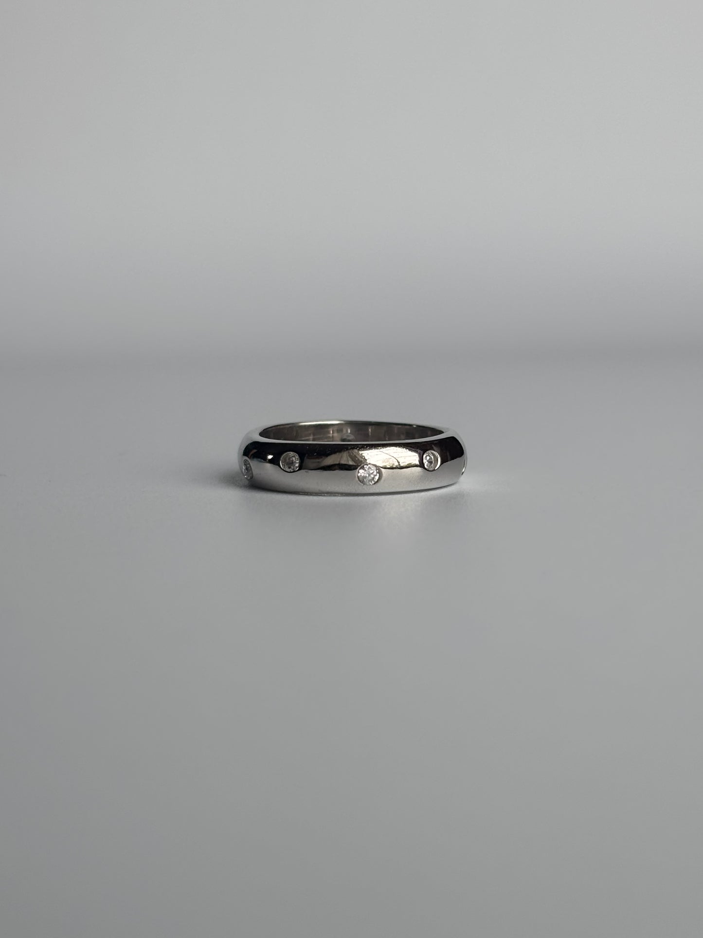 Silver dazzling Band Ring