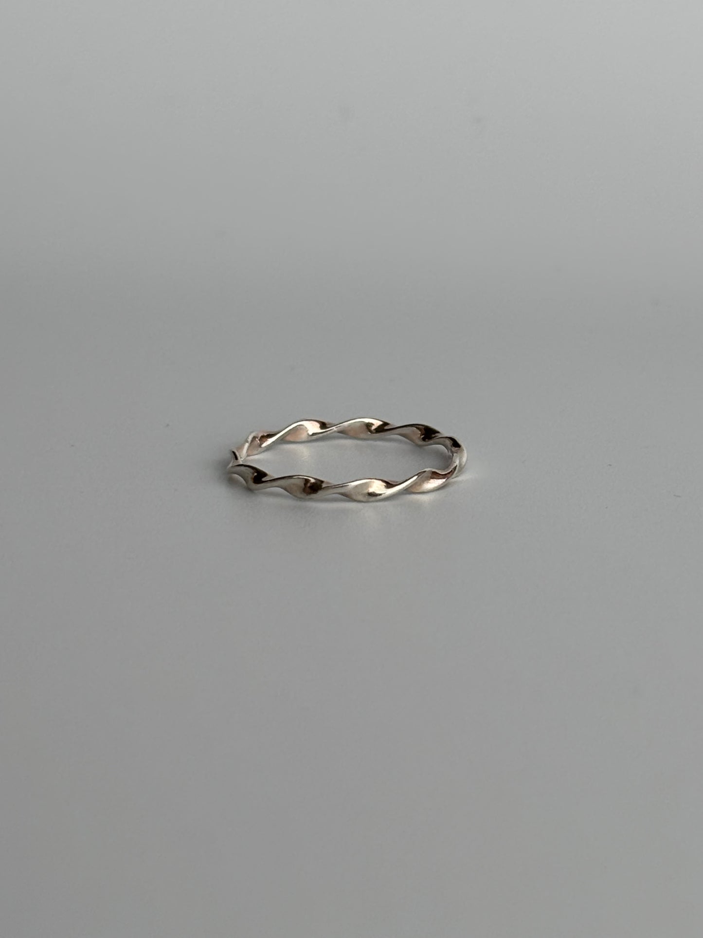 Twisted Band Ring