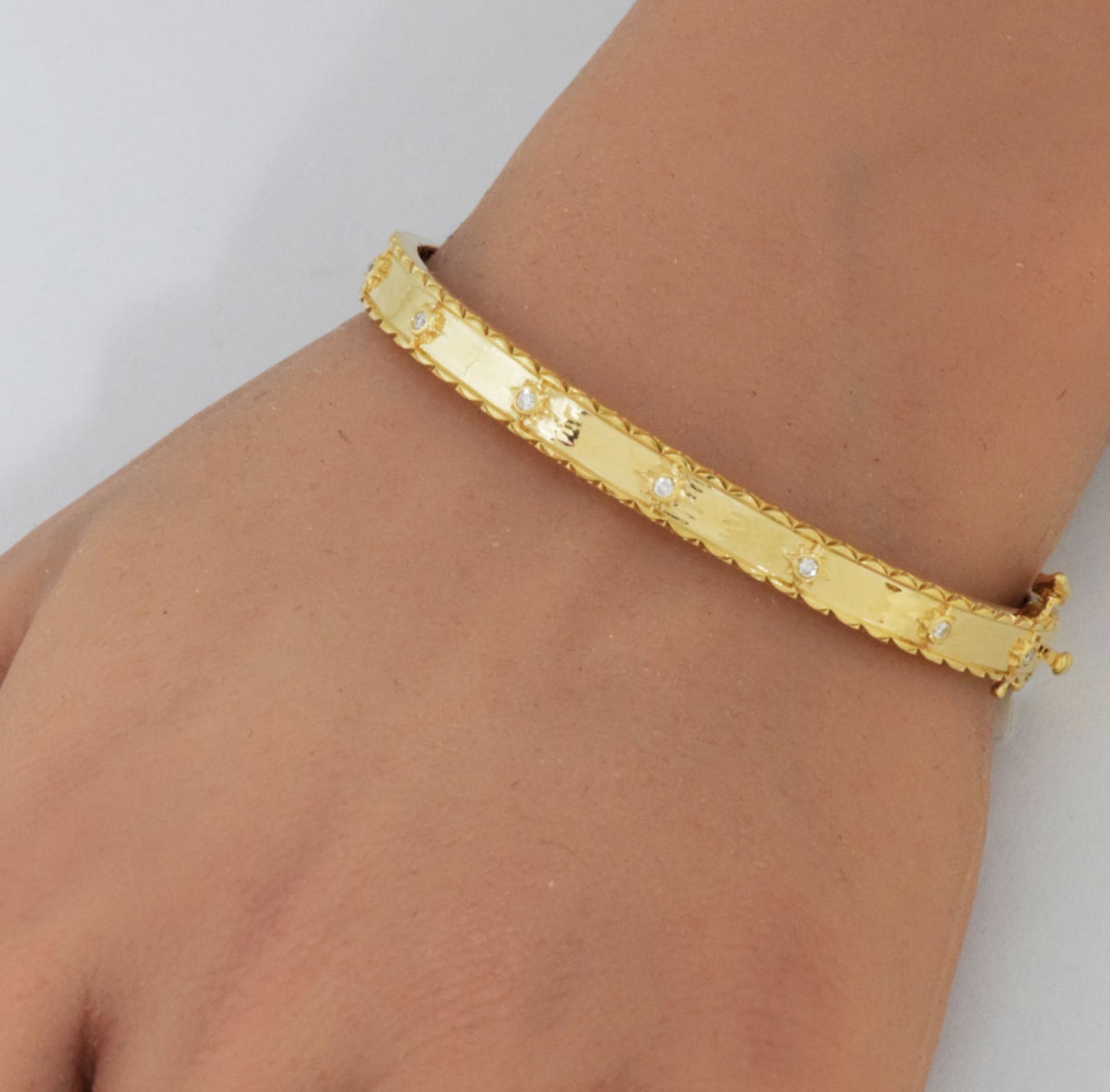 Golden Star Bangle Bracelet