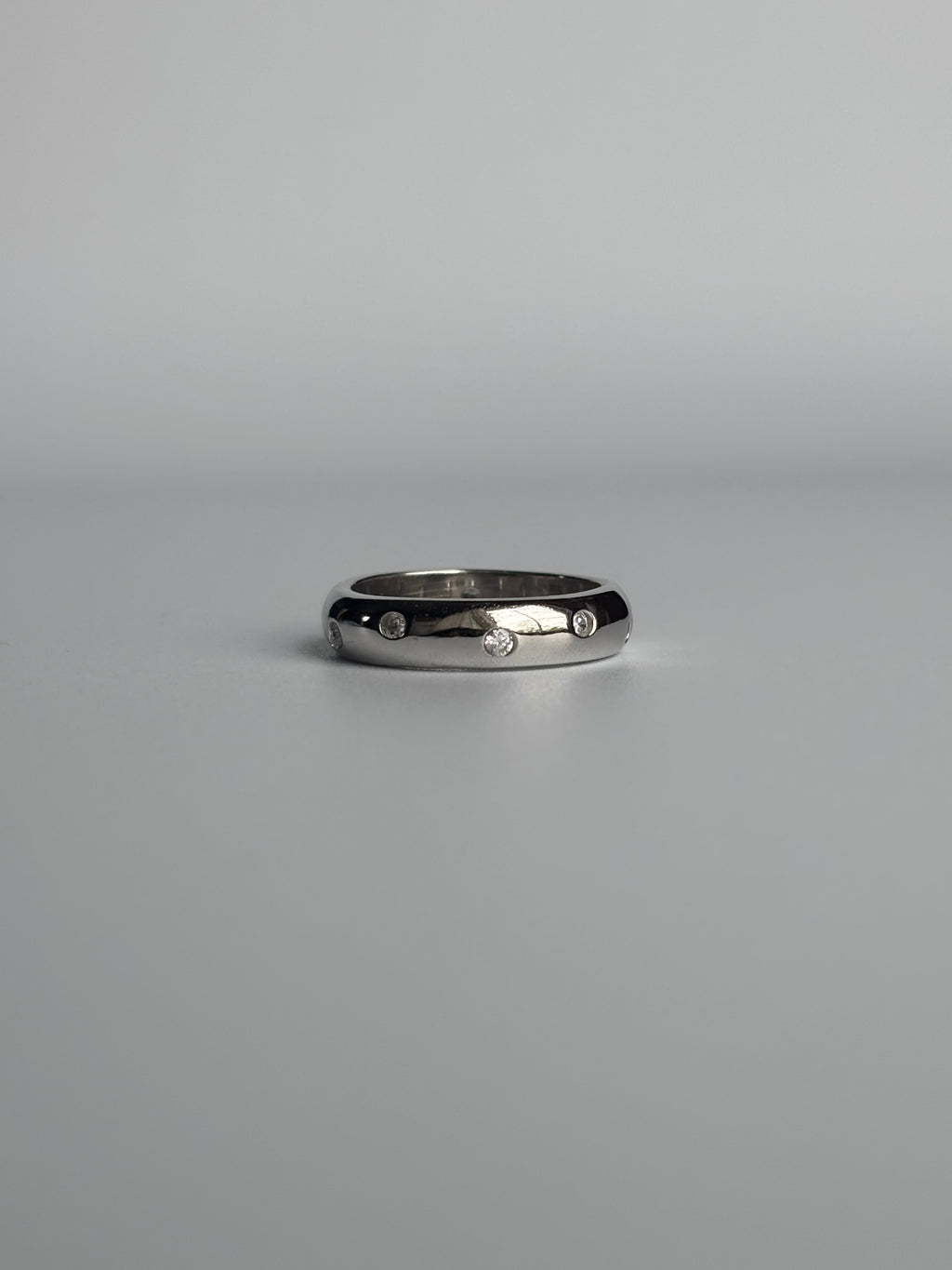 Silver dazzling Band Ring