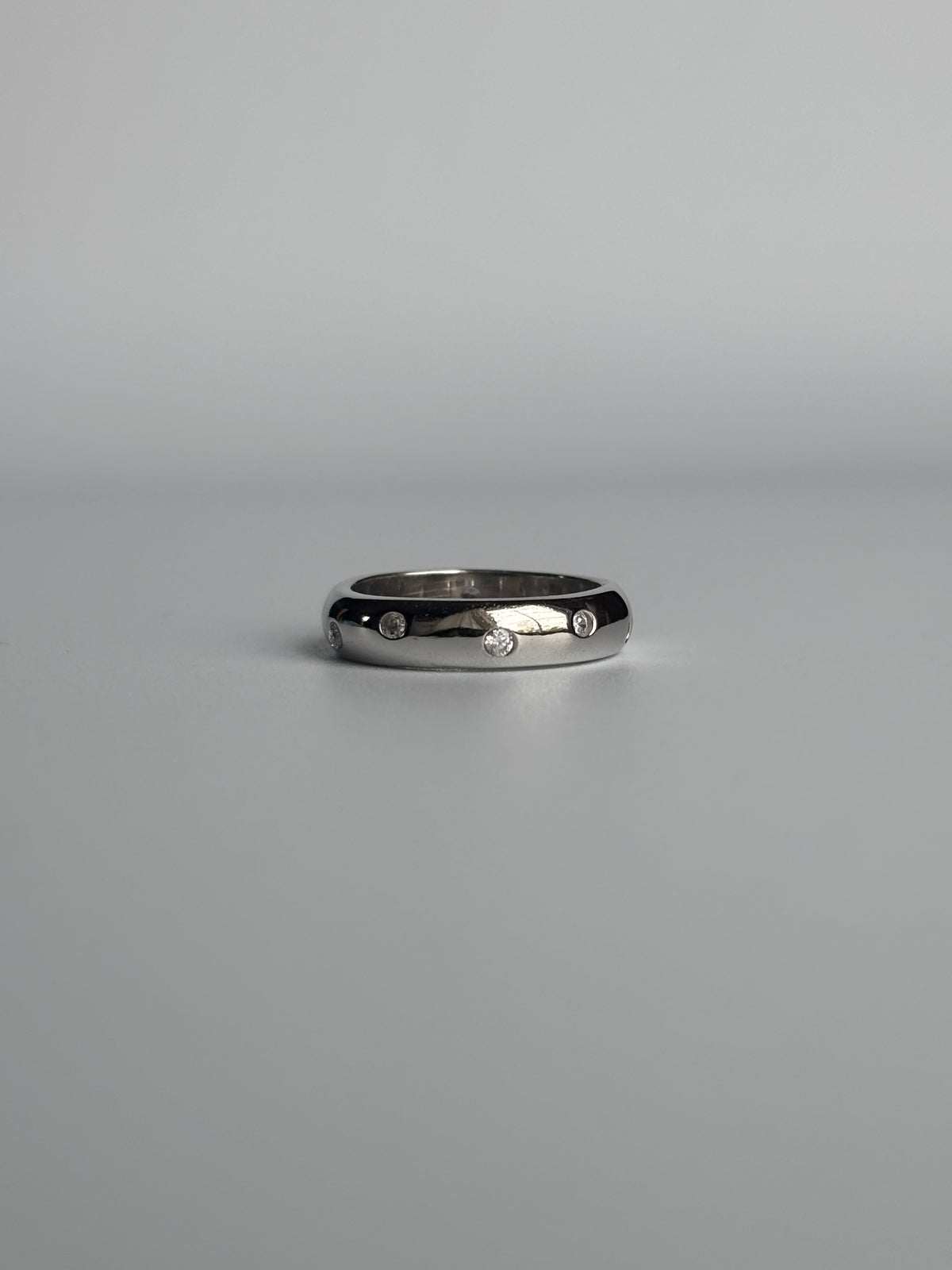 Silver dazzling Band Ring