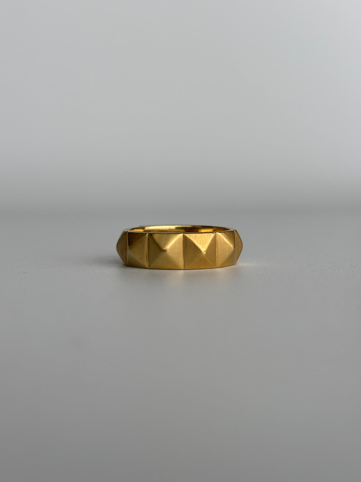 Pyramid Ring