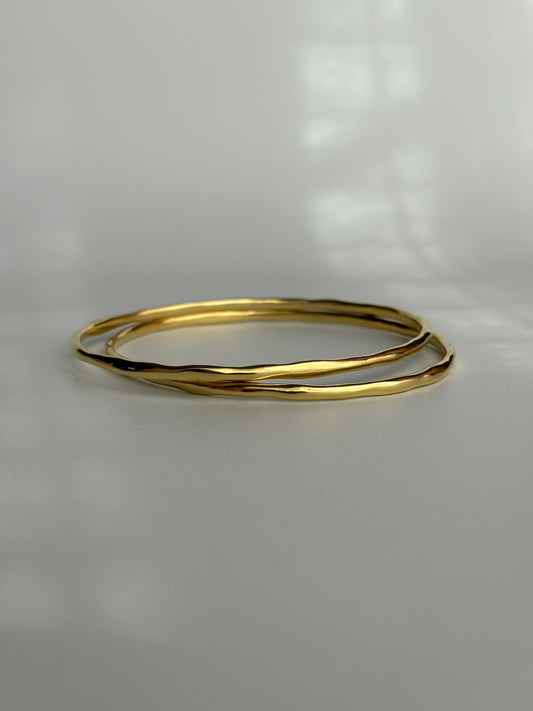 Organic Form Solid Bangle